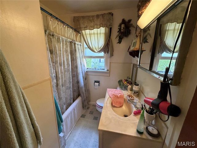 613 Wabash Avenue, Belleville, IL 62220
