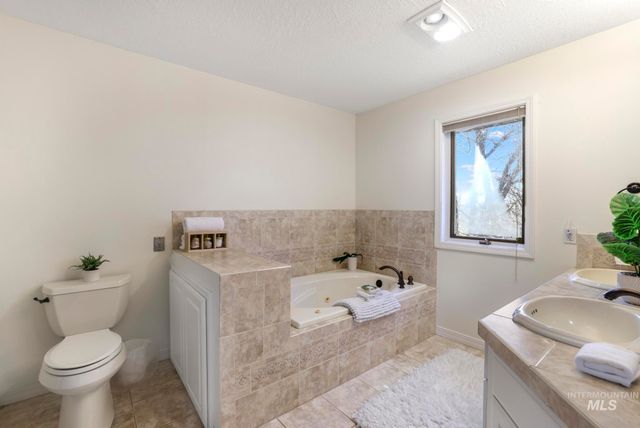 1888 Candleridge Dr., Twin Falls, ID 83301