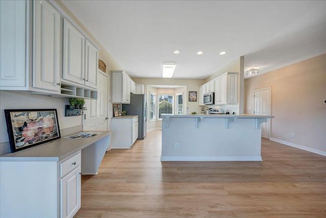 1114 8Th Fairway LN, Huddleston, VA 24104