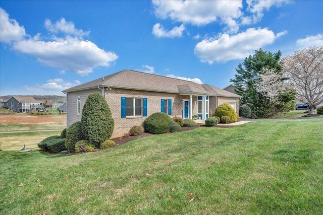 1114 8Th Fairway LN, Huddleston, VA 24104