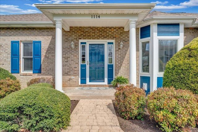 1114 8Th Fairway LN, Huddleston, VA 24104