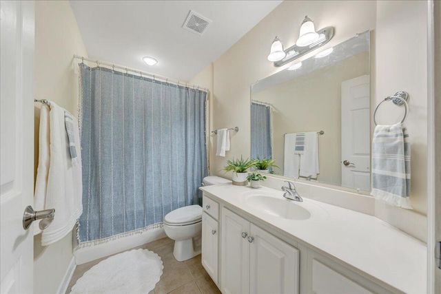 1114 8Th Fairway LN, Huddleston, VA 24104