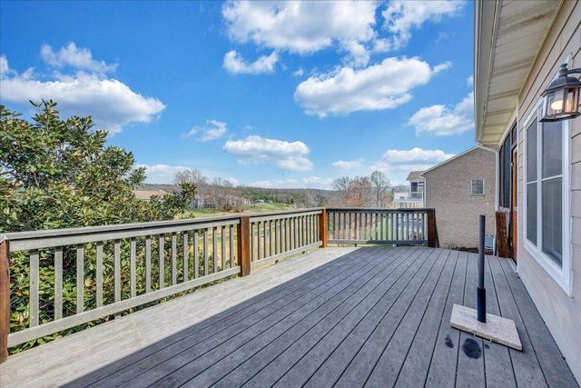 1114 8Th Fairway LN, Huddleston, VA 24104