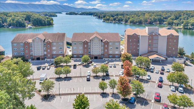 1114 8Th Fairway LN, Huddleston, VA 24104