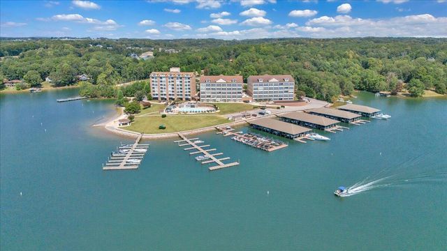 1114 8Th Fairway LN, Huddleston, VA 24104