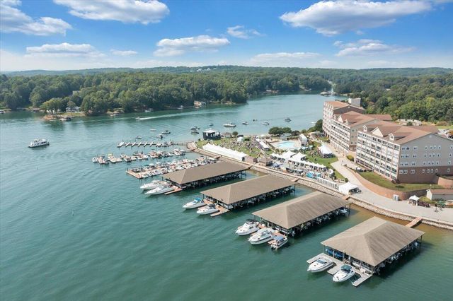 1114 8Th Fairway LN, Huddleston, VA 24104