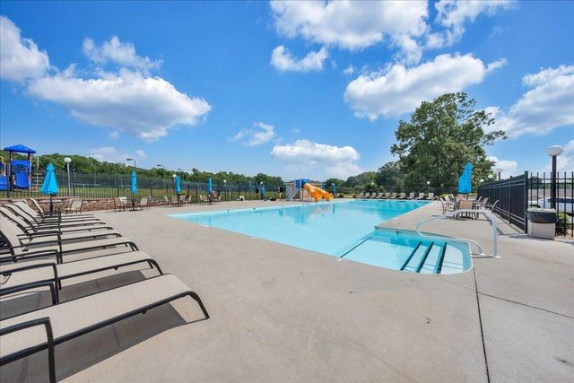 1114 8Th Fairway LN, Huddleston, VA 24104