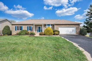 1114 8Th Fairway LN, Huddleston, VA 24104