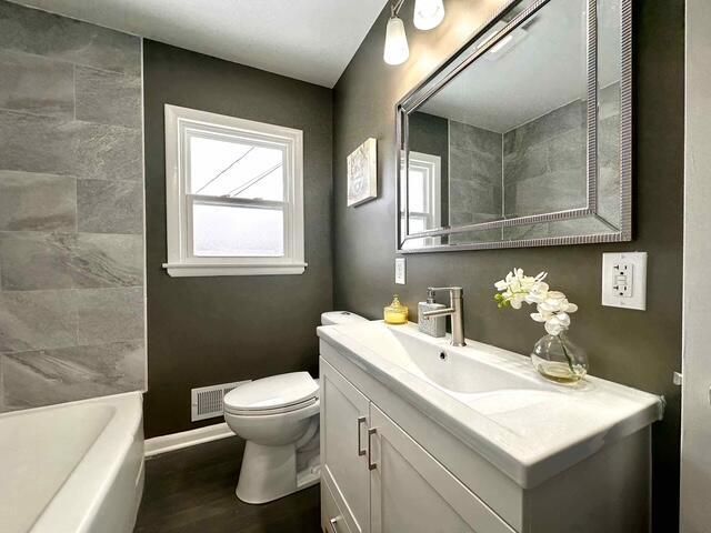 6219 64th STREET, Kenosha, WI 53142