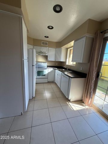 1425 E DESERT COVE Avenue E 66, Phoenix, AZ 85020