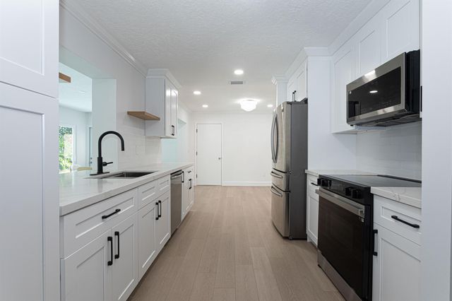 2013 Ardley Road, North Palm Beach, FL 33408