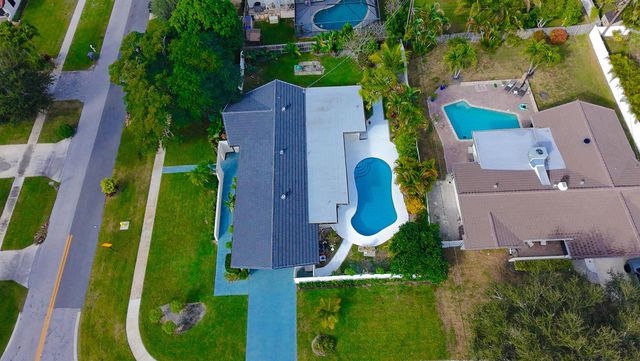 2013 Ardley Road, North Palm Beach, FL 33408