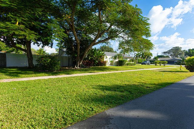 2013 Ardley Road, North Palm Beach, FL 33408
