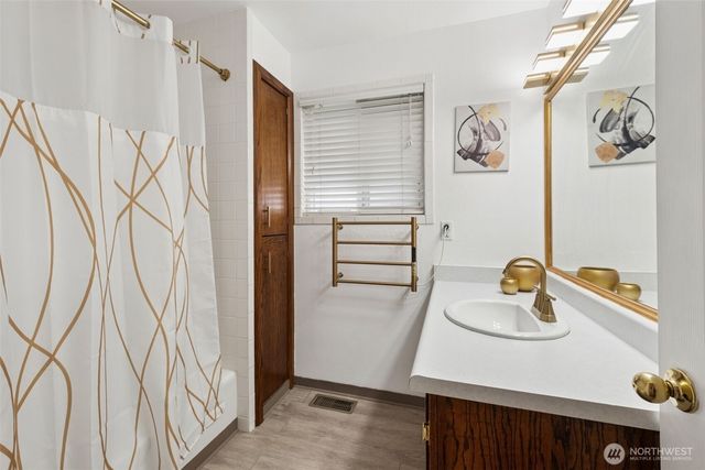 14204 12th Avenue SW, Burien, WA 98166