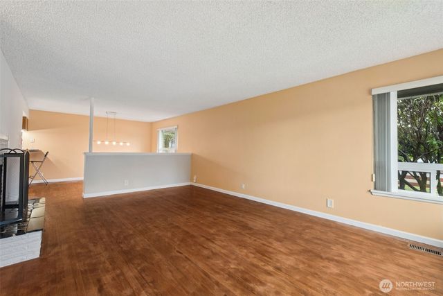 14204 12th Avenue SW, Burien, WA 98166