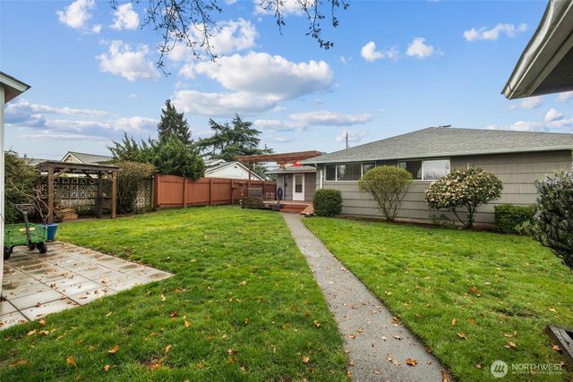 14204 12th Avenue SW, Burien, WA 98166