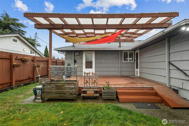 14204 12th Avenue SW, Burien, WA 98166