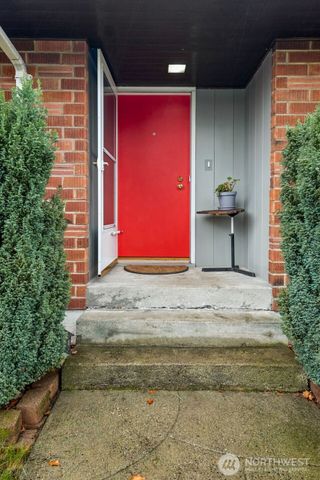 14204 12th Avenue SW, Burien, WA 98166