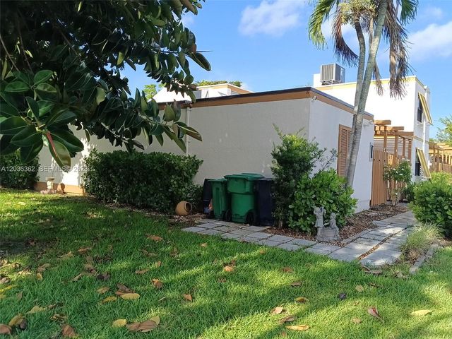 1700 SW 131st Place Cir S, Miami, FL 33175