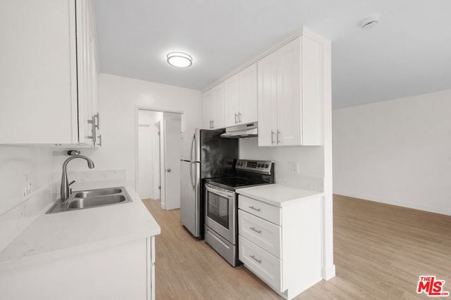 1433 Brockton Avenue 3, Los Angeles, CA 90025