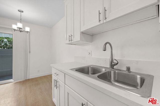 1433 Brockton Avenue 3, Los Angeles, CA 90025