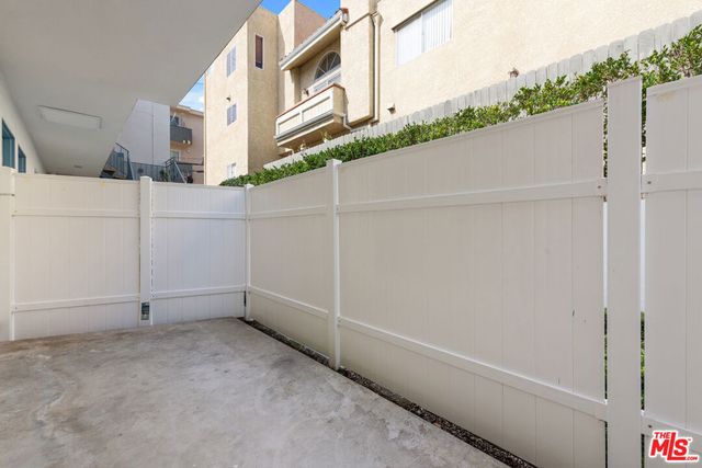 1433 Brockton Avenue 3, Los Angeles, CA 90025