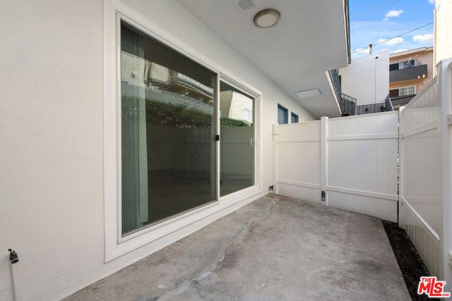 1433 Brockton Avenue 3, Los Angeles, CA 90025