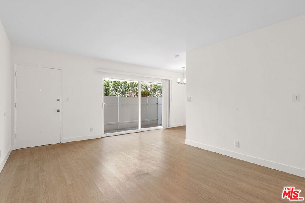 1433 Brockton Avenue 3, Los Angeles, CA 90025