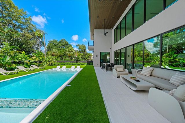 19900 NE 21st Court, Miami, FL 33179