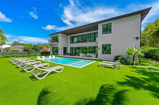 19900 NE 21st Court, Miami, FL 33179