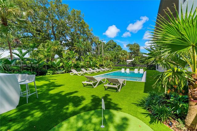 19900 NE 21st Court, Miami, FL 33179