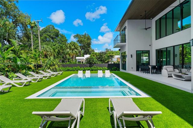 19900 NE 21st Court, Miami, FL 33179