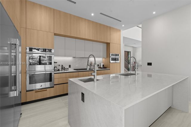 19900 NE 21st Court, Miami, FL 33179