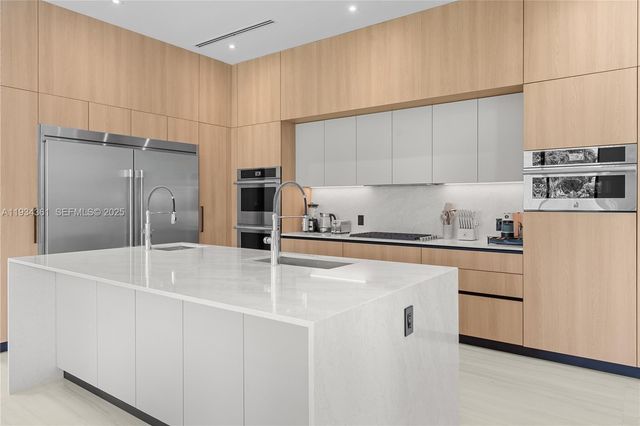 19900 NE 21st Court, Miami, FL 33179