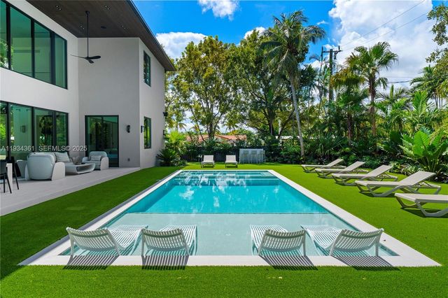 19900 NE 21st Court, Miami, FL 33179