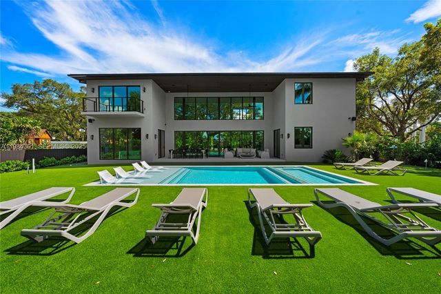 19900 NE 21st Court, Miami, FL 33179