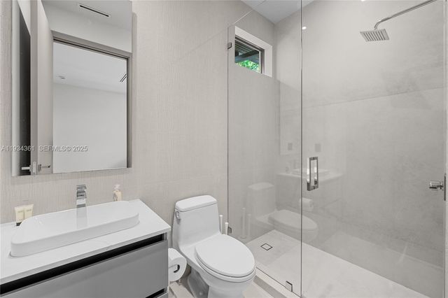 19900 NE 21st Court, Miami, FL 33179
