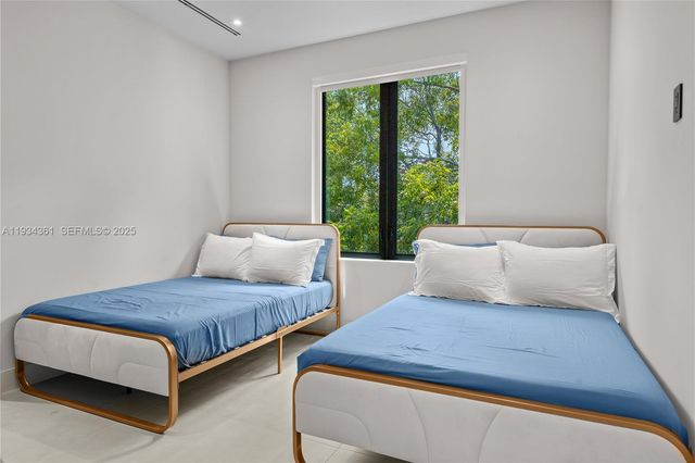 19900 NE 21st Court, Miami, FL 33179