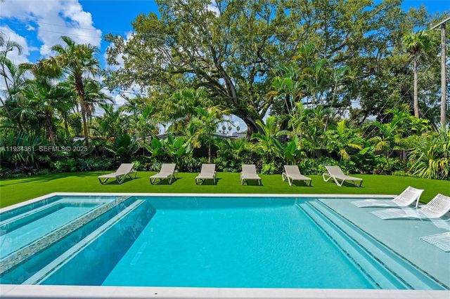 19900 NE 21st Court, Miami, FL 33179
