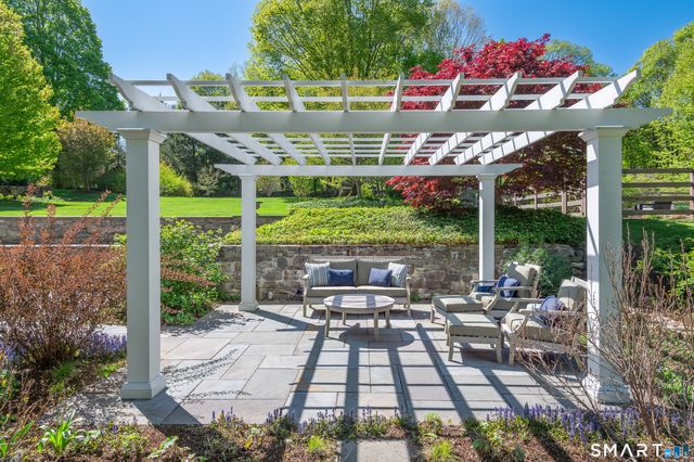 20 Lounsbury Road, Ridgefield, CT 06877