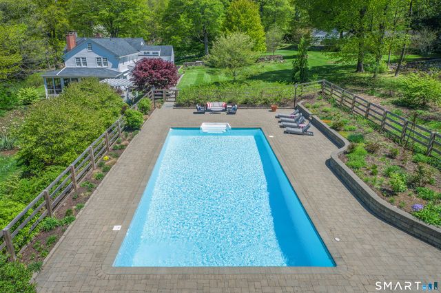 20 Lounsbury Road, Ridgefield, CT 06877
