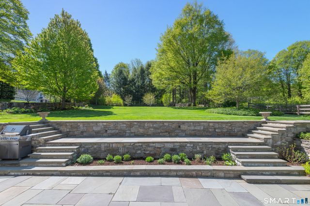 20 Lounsbury Road, Ridgefield, CT 06877