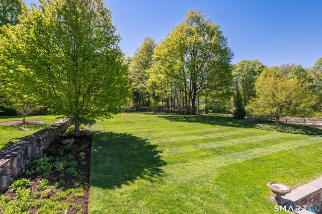 20 Lounsbury Road, Ridgefield, CT 06877