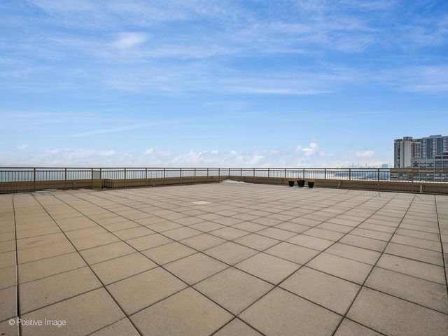 6301 N Sheridan Road 14-O, Chicago, IL 60660