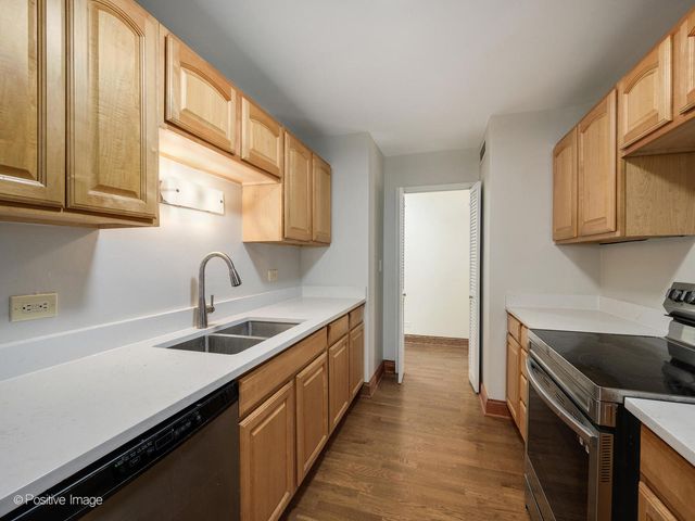 6301 N Sheridan Road 14-O, Chicago, IL 60660