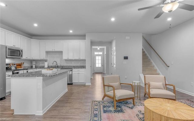 616 Revival LN, Virginia Beach, VA 23462