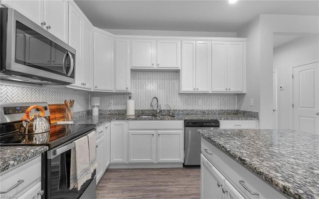 616 Revival LN, Virginia Beach, VA 23462