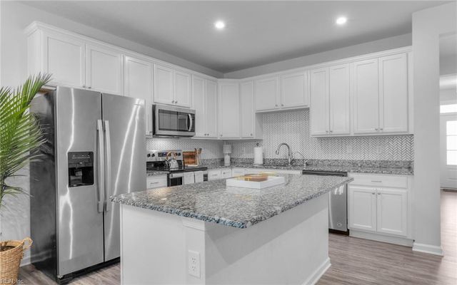 616 Revival LN, Virginia Beach, VA 23462