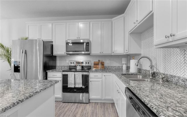 616 Revival LN, Virginia Beach, VA 23462