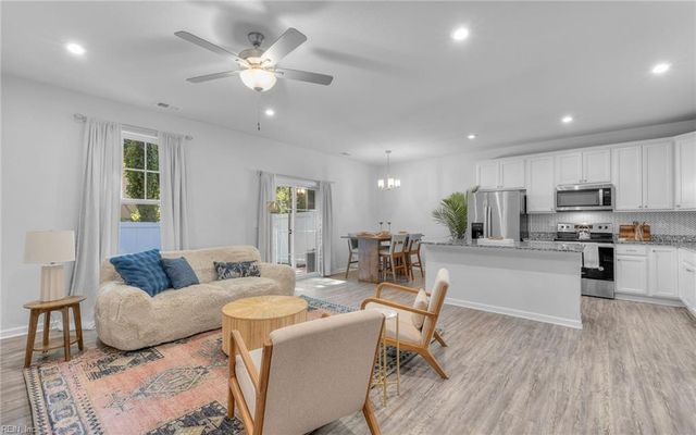 616 Revival LN, Virginia Beach, VA 23462